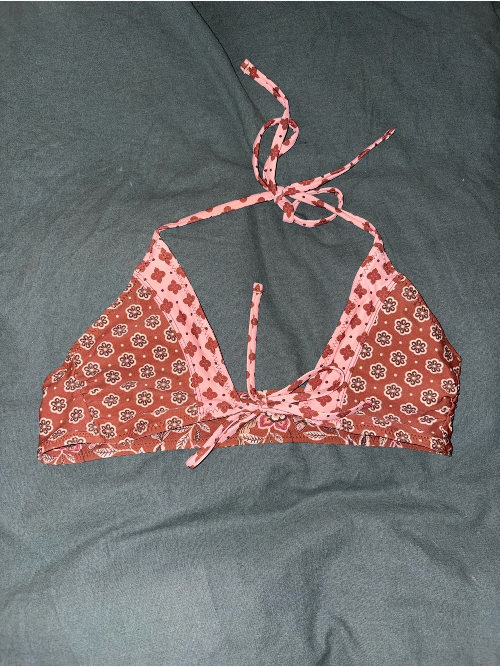 Women’s reversible bikini top